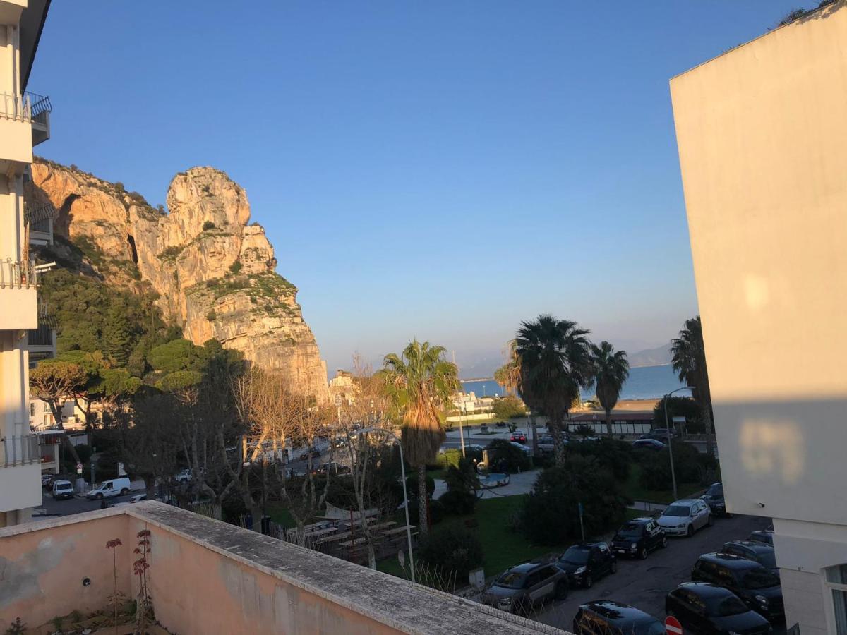 B E B Riviera Di Levante Terracina Exterior foto
